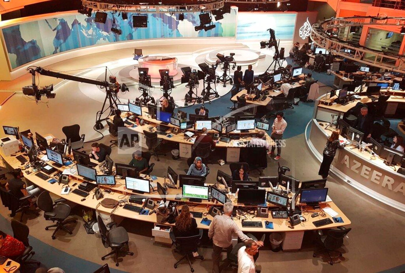 Το ισραηλινό υπουργικό συμβούλιο ενέκρινε τη διακοπή της λειτουργίας του τηλεοπτικού δικτύου Αλ Τζαζίρα στη χώρα